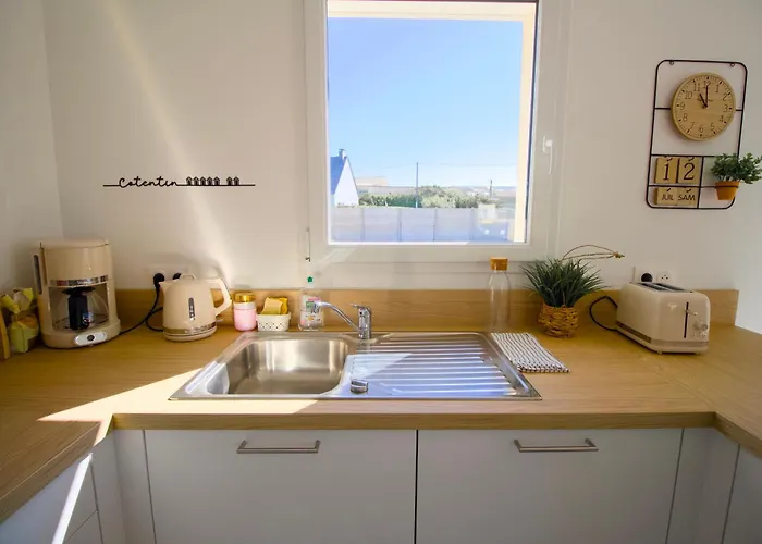 La Cigogne, Maison Familiale En Bord De A Surtainville, Cote Des Isles, 3 Chambres, Intendance Luxury Host * Surtainville