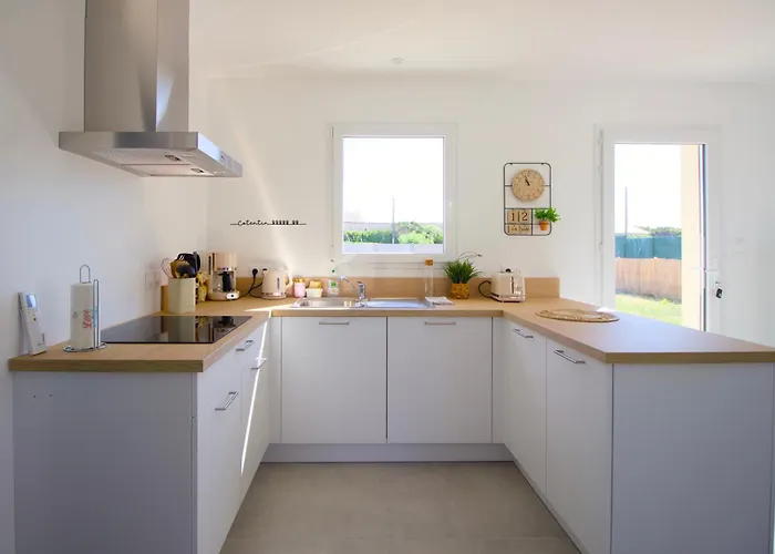 Prázdninový dům La Cigogne, Maison Familiale En Bord De A Surtainville, Cote Des Isles, 3 Chambres, Intendance Luxury Host