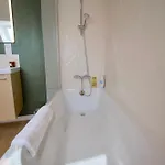 La Cigogne, Maison Familiale En Bord De A Surtainville, Cote Des Isles, 3 Chambres, Intendance Luxury Host * Surtainville