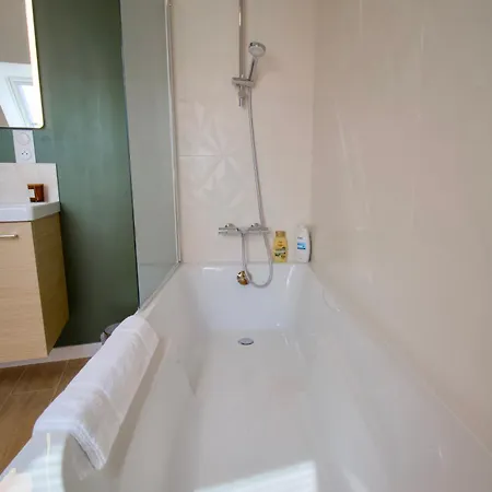 La Cigogne, Maison Familiale En Bord De A Surtainville, Cote Des Isles, 3 Chambres, Intendance Luxury Host * Surtainville